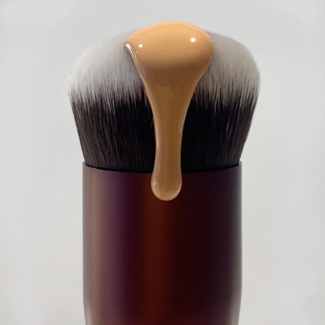 Idun Minerals - Pro Buffer Foundation Brush - Afbeelding 2
