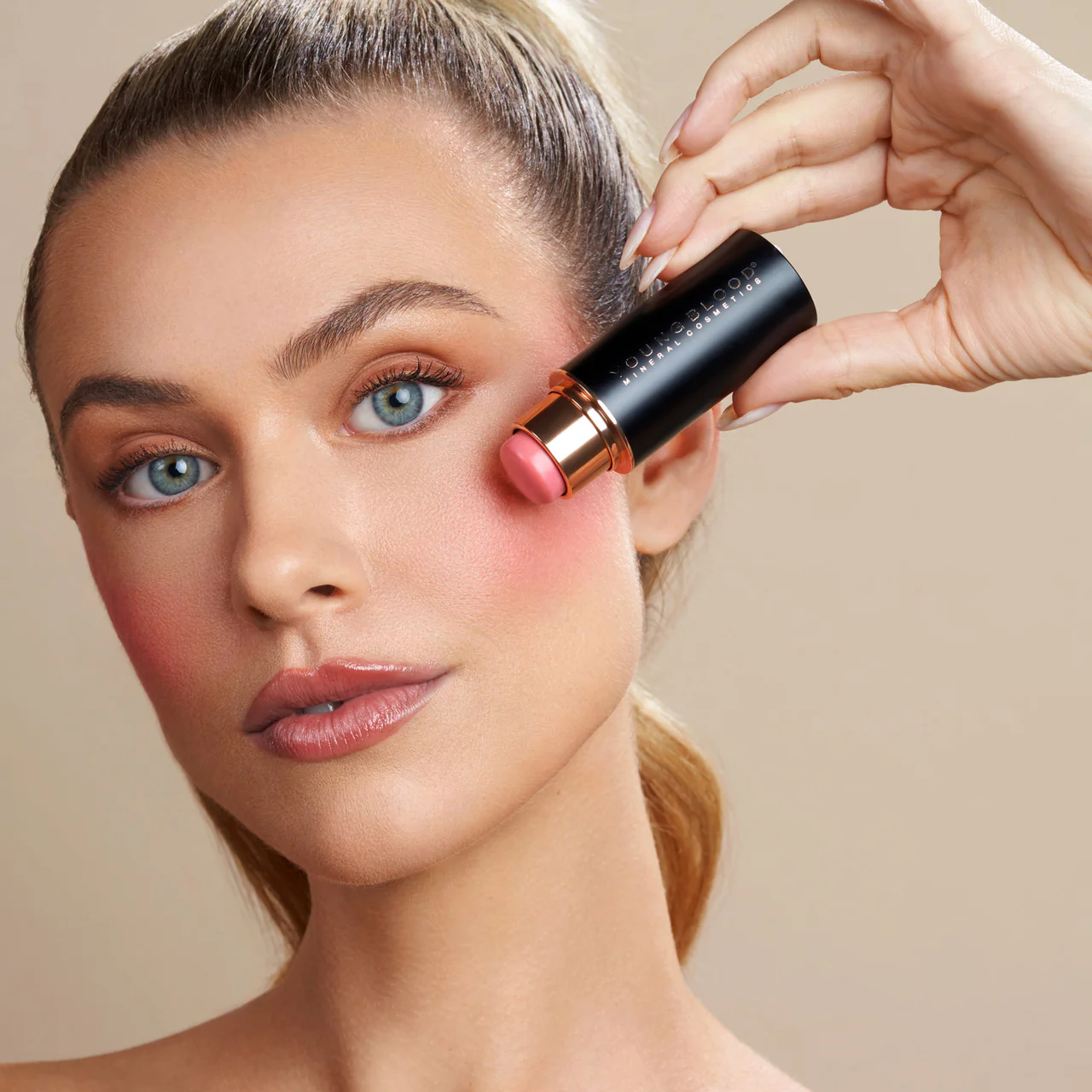 Youngblood VividLuxe Crème Blush Stick Parfait - Afbeelding 4